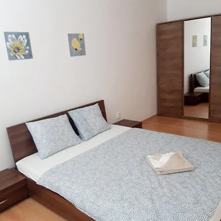 Modern Flat, Balcony, Garage Lägenhet Bratislava