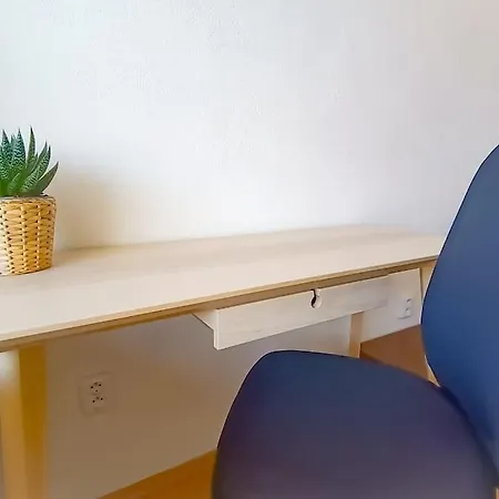 Modern Flat, Balcony, Garage *