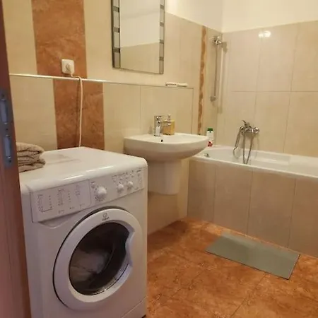 Apartman Modern Flat, Balcony, Garage