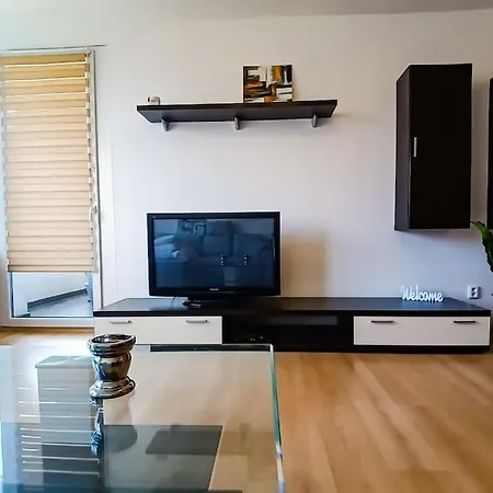 Modern Flat, Balcony, Garage Lägenhet Bratislava