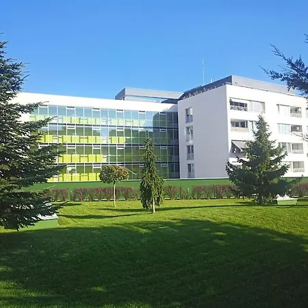 Modern Flat, Balcony, Garage *