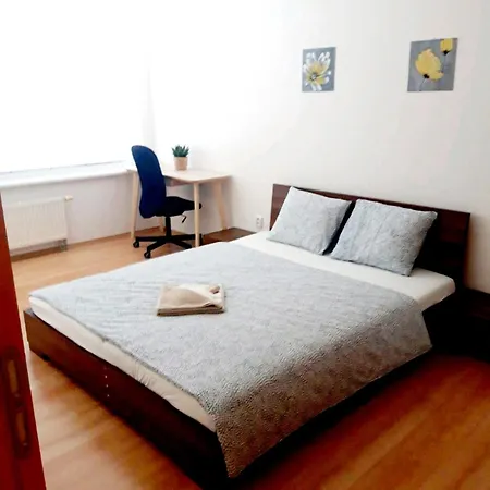 Lejlighed Modern Flat, Balcony, Garage *