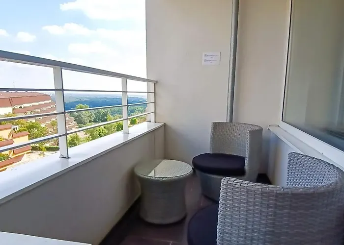 Apartment Modern Flat, Balcony, Garage *