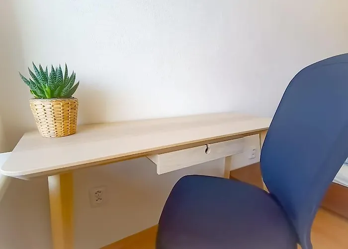 Modern Flat, Balcony, Garage *